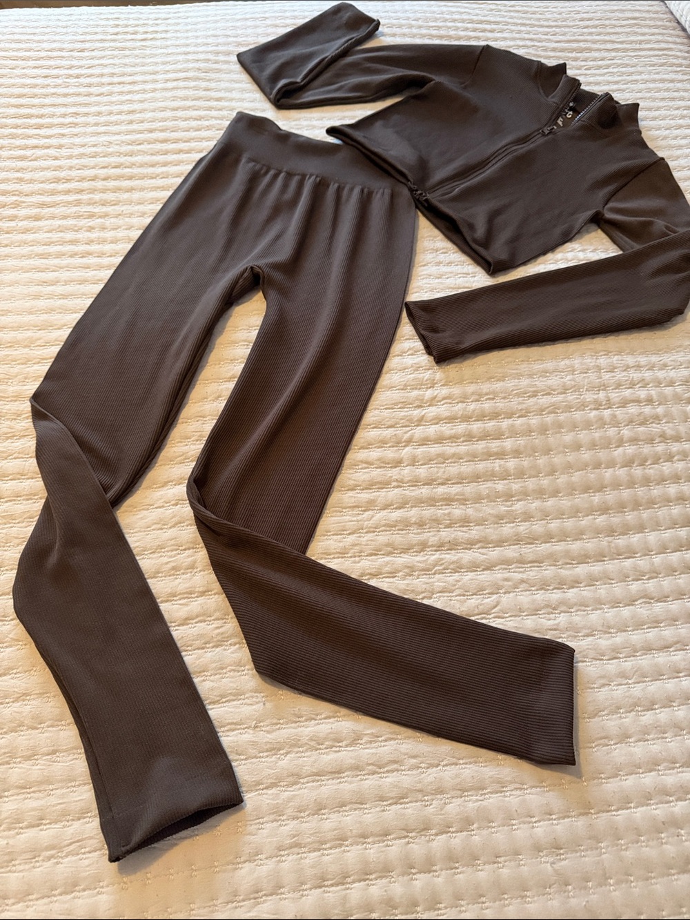 FCT Basics 2 Piece Set Women’s High-Waist Ribbed Pants & Zipper Jacket LG